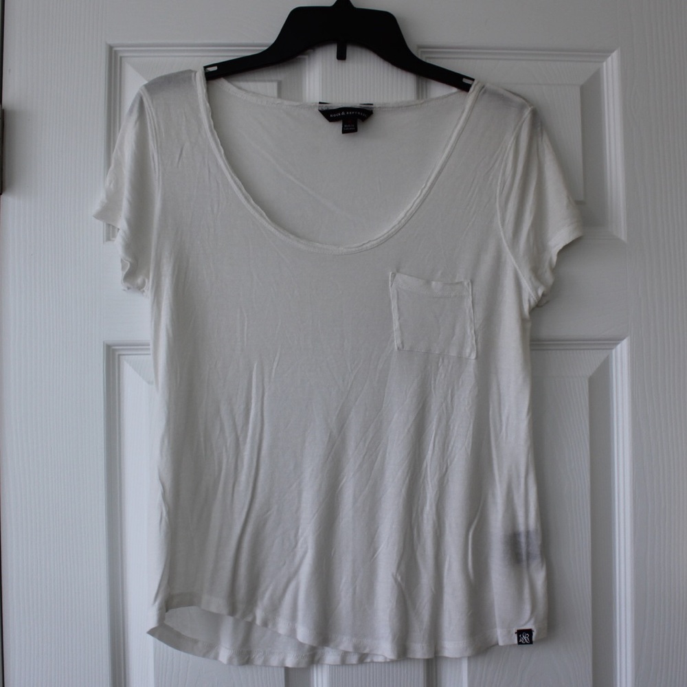 Rock & Republic white casual one pocket t